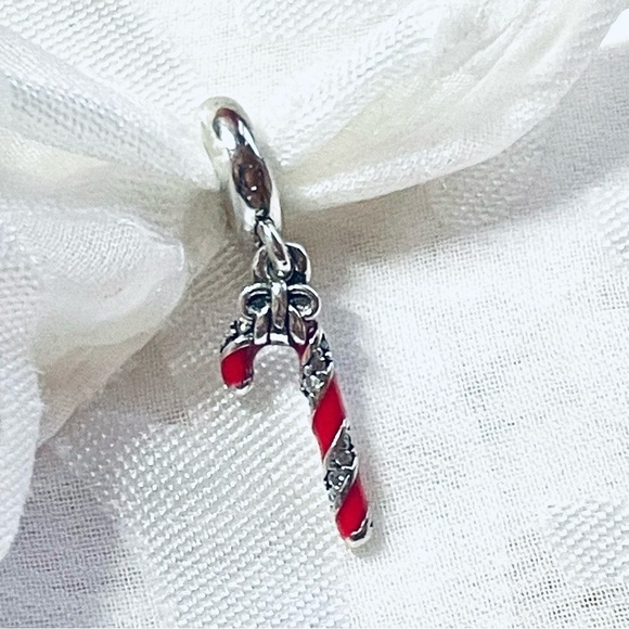 🍭 NWOT Candy Cane Charm – Christmas 🎄 - Picture 2 of 9